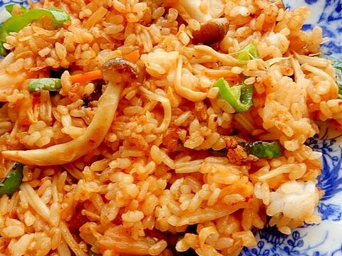 冷やご飯OKで5分!?肉なしでも美味❤キムチ炒飯♪